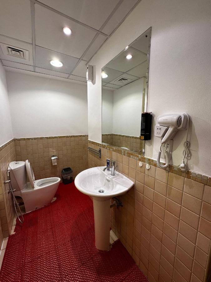 Lunar Hostel 96 دبي المظهر الخارجي الصورة