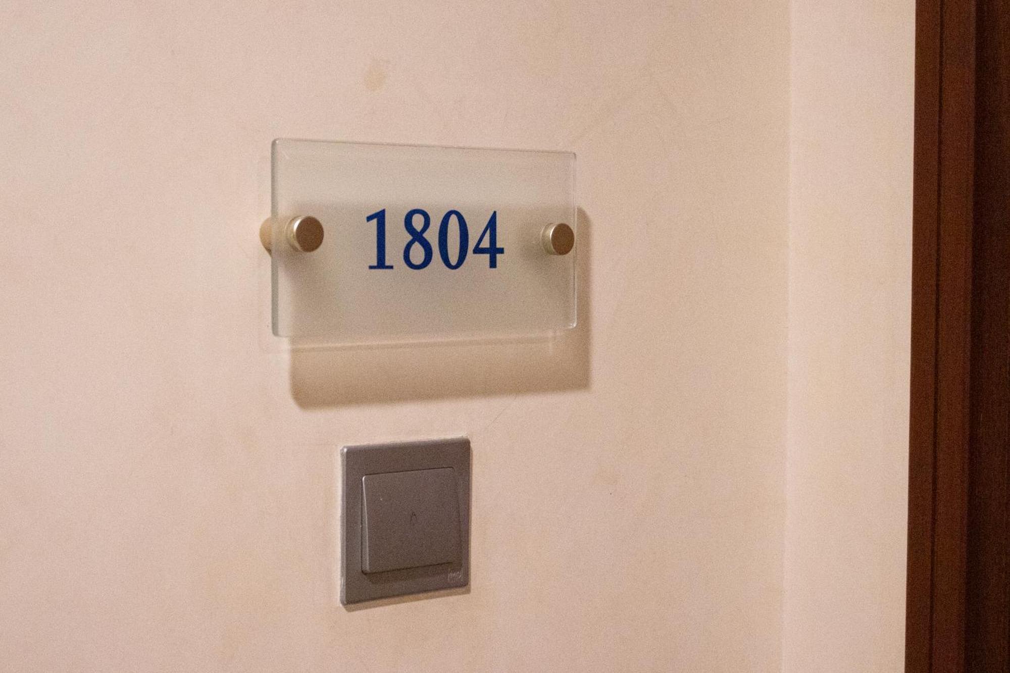 Lunar Hostel 96 دبي المظهر الخارجي الصورة