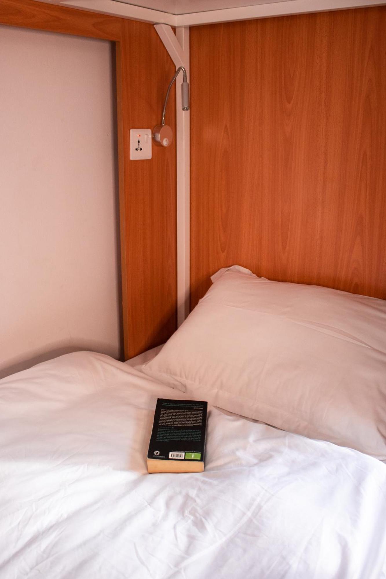 Lunar Hostel 96 دبي المظهر الخارجي الصورة